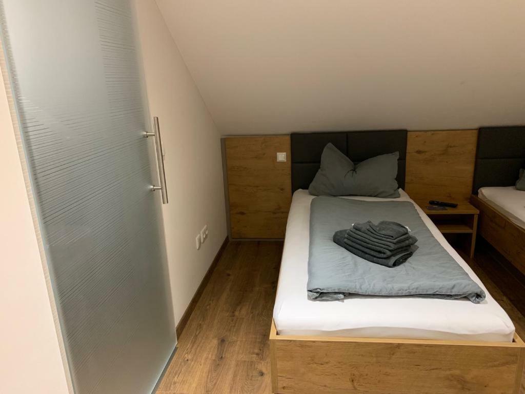 Pension Fewo Schwaerzer Weiherhammer Exterior foto